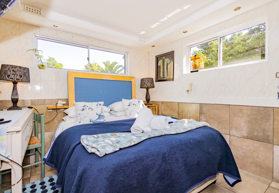 13 Bedroom Property for Sale in Sunset Beach Western Cape